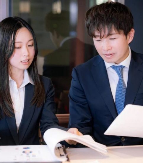 仕事仲間が「浮気相手」に変わる瞬間：職場で不倫が起きやすい理由と結末